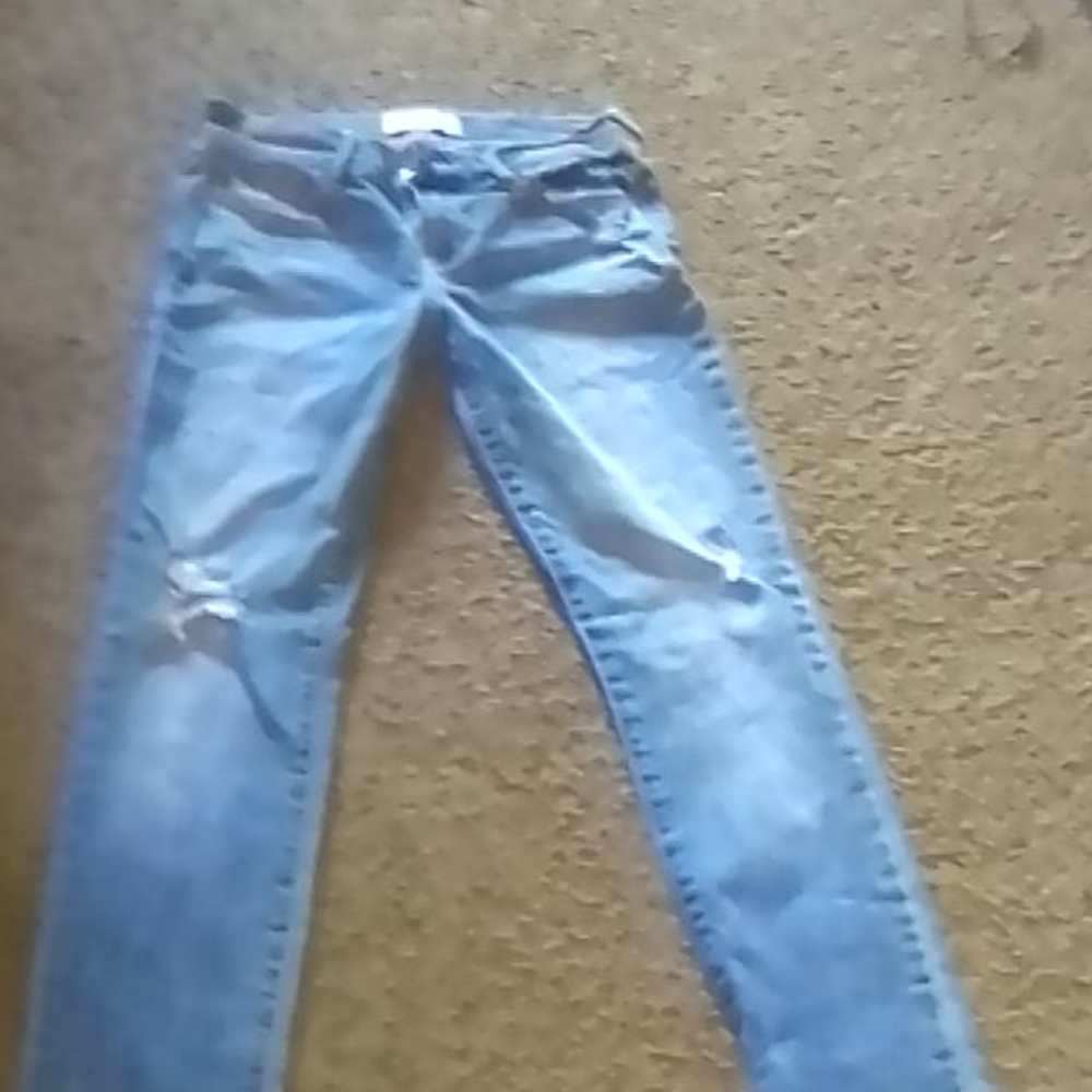 Distressed style jeans